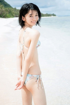 熊澤風花さん、透き通る美肌のプリケツ水着グラビアがシコいｗｗ【エロ画像】