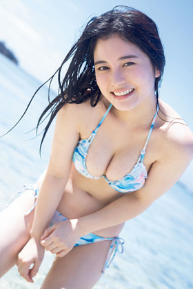 大久保桜子(21)の色白巨乳が迫力満点！最新水着グラビアがエロいｗｗ【エロ画像】