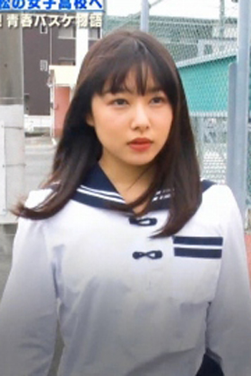 桜井日奈子(22)の制服、バスケユニ姿でJKに紛れた結果ｗｗ【エロ画像】